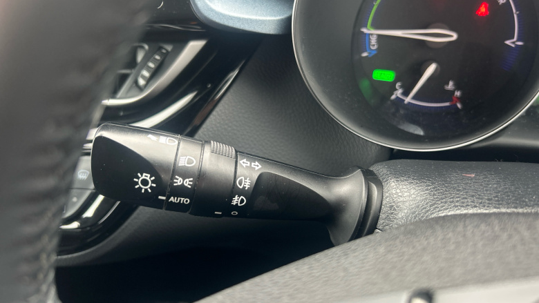 Toyota C-HR 1.8 Hybrid Design 5dr CVT Hybrid Hatchback